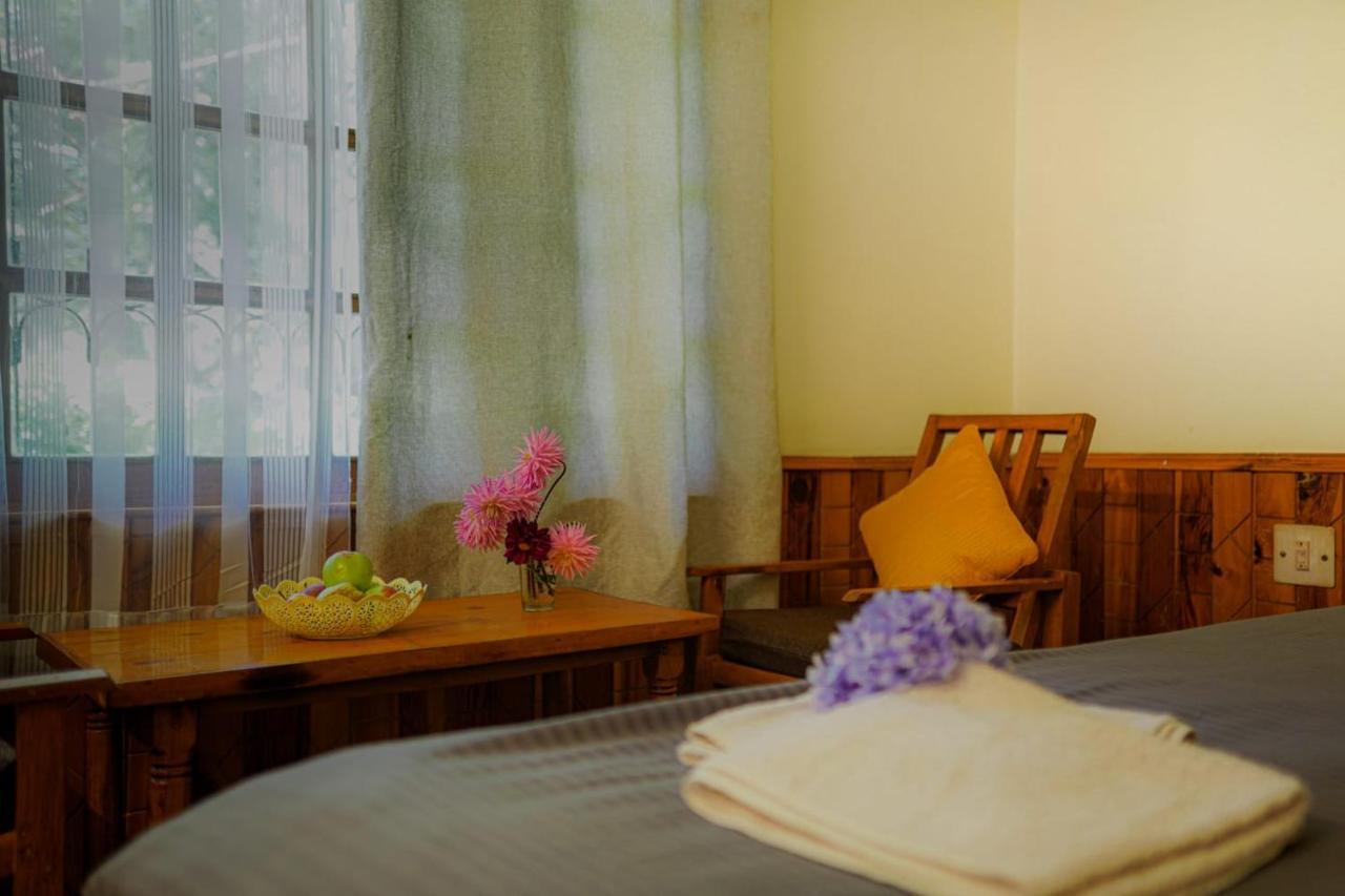 Mars Monkey Hostel & Cafe Manali  Bagian luar foto