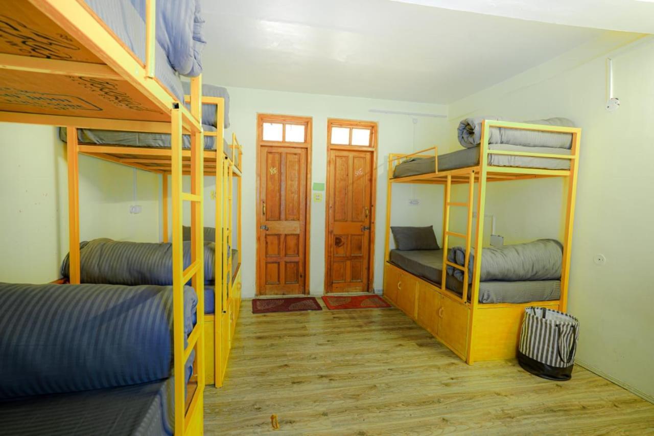 Mars Monkey Hostel & Cafe Manali  Bagian luar foto