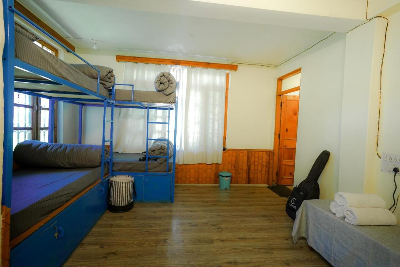 Mars Monkey Hostel & Cafe Manali  Bagian luar foto