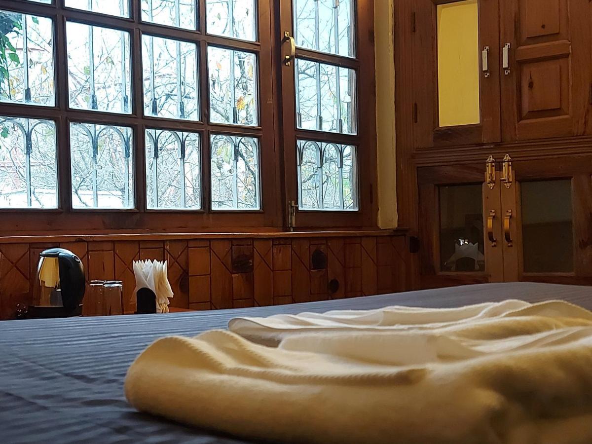 Mars Monkey Hostel & Cafe Manali  Bagian luar foto