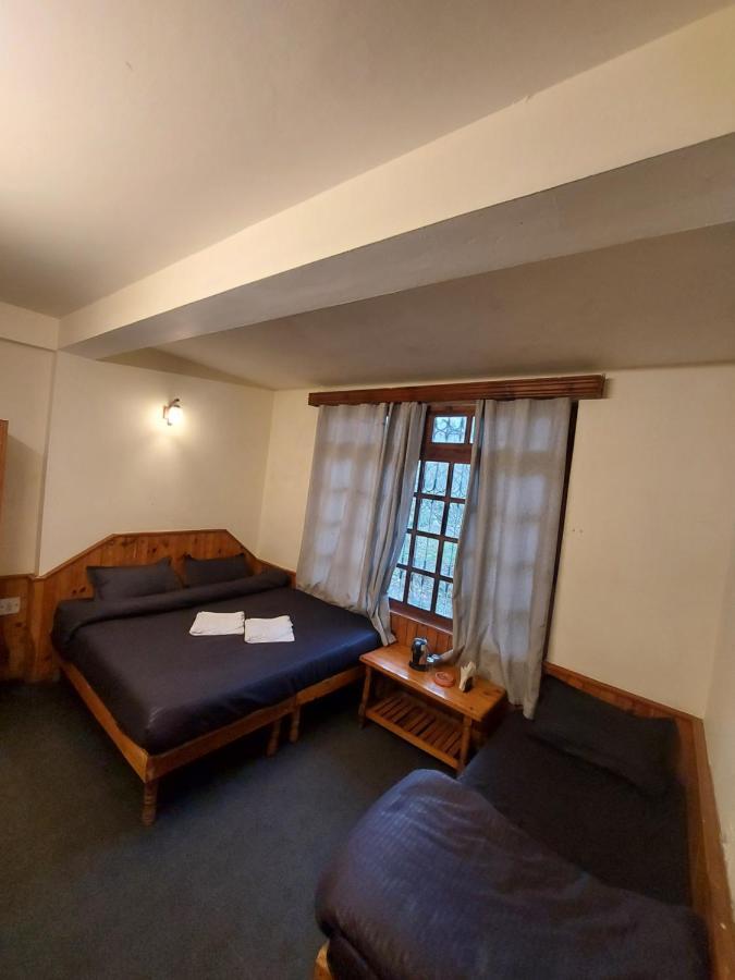Mars Monkey Hostel & Cafe Manali  Bagian luar foto