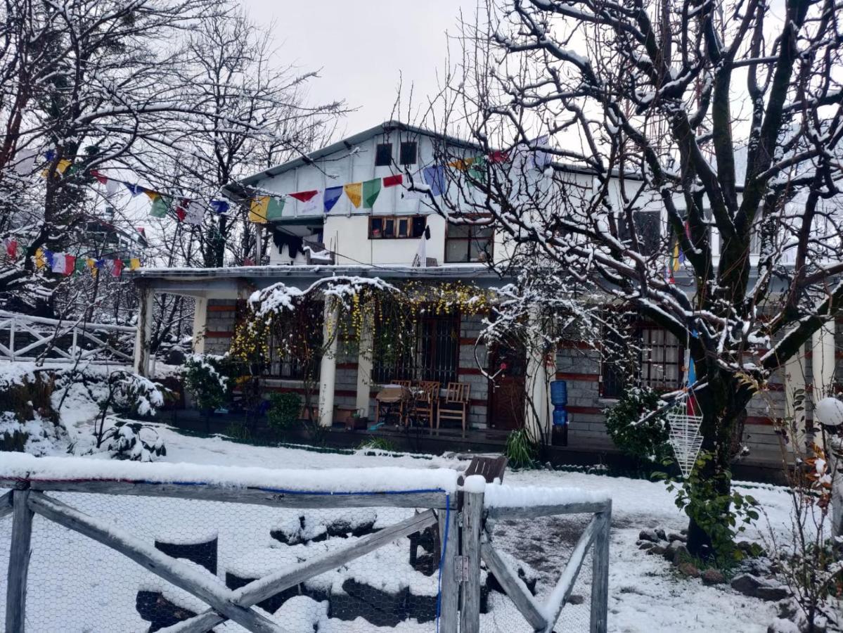 Mars Monkey Hostel & Cafe Manali  Bagian luar foto