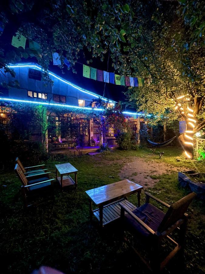 Mars Monkey Hostel & Cafe Manali  Bagian luar foto